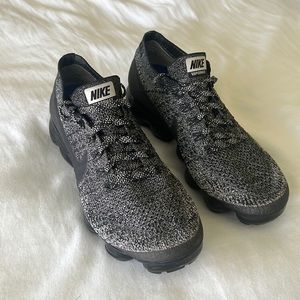 Nike Womens Air VaporMax Flyknit Black/White